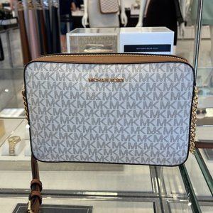 Michael Kors Jet Set Item Large East West Zip Crossbody Vanilla